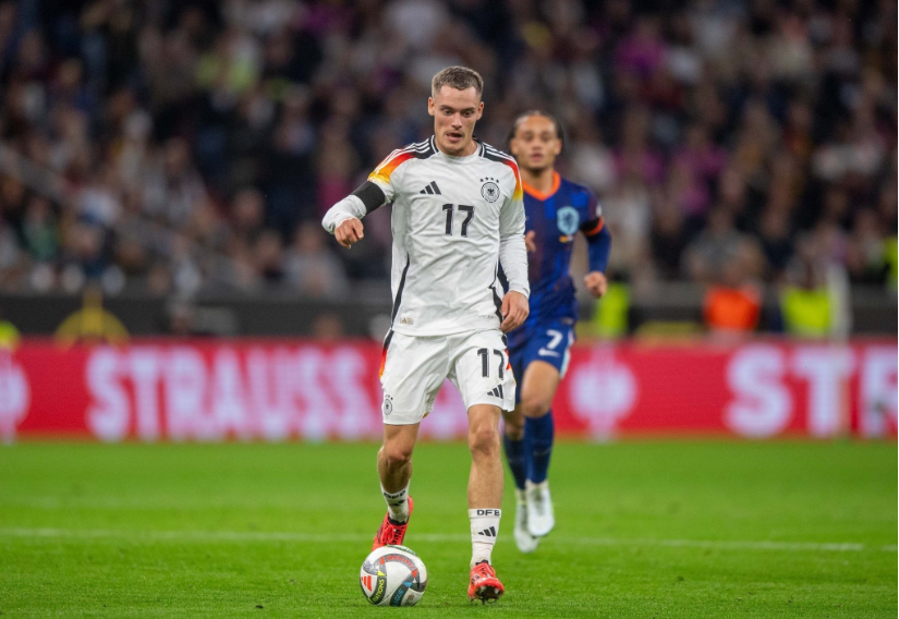 国羽新锐林丹式崛起！18岁新星爆发连获三冠，世界瞩目！