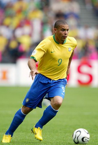 国羽新锐林丹式崛起！18岁新星爆发连获三冠，世界瞩目！